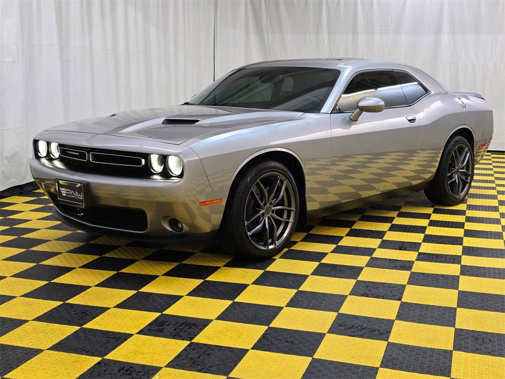 Used 2015 Dodge Challenger SXT Plus image 7