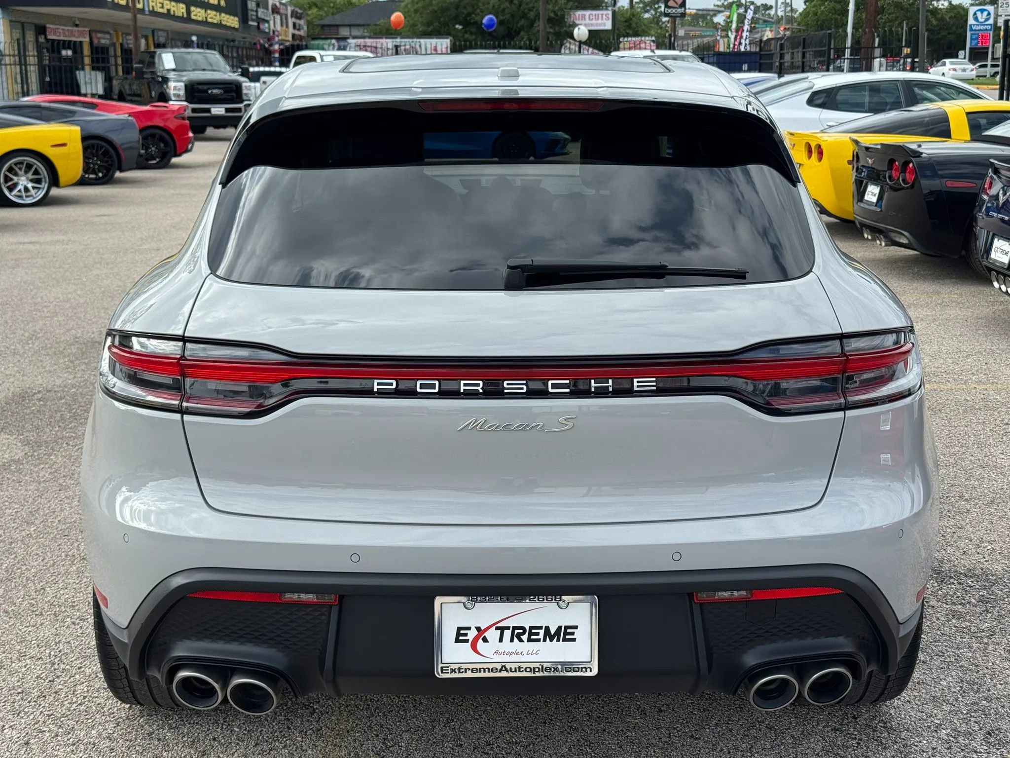 Used 2022 Porsche Macan S w/ Premium Package Plus AWD/4WD image 3