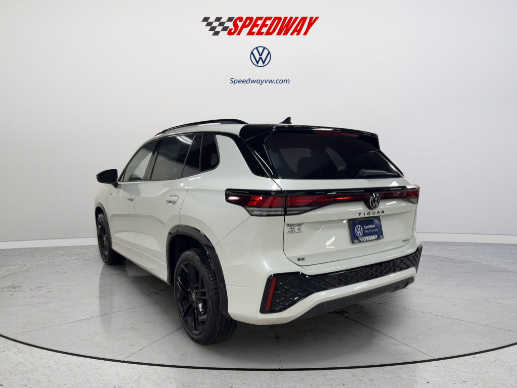 Certified 2025 Volkswagen Tiguan SE R-Line AWD/4WD image 8