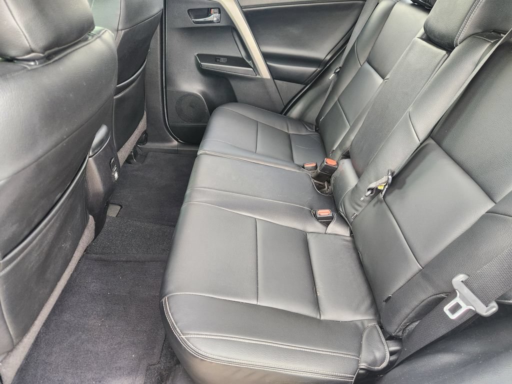 Used 2018 Toyota RAV4 XLE FWD image 31
