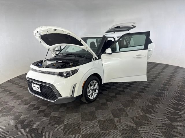 Certified 2025 Kia Soul LX FWD image 12