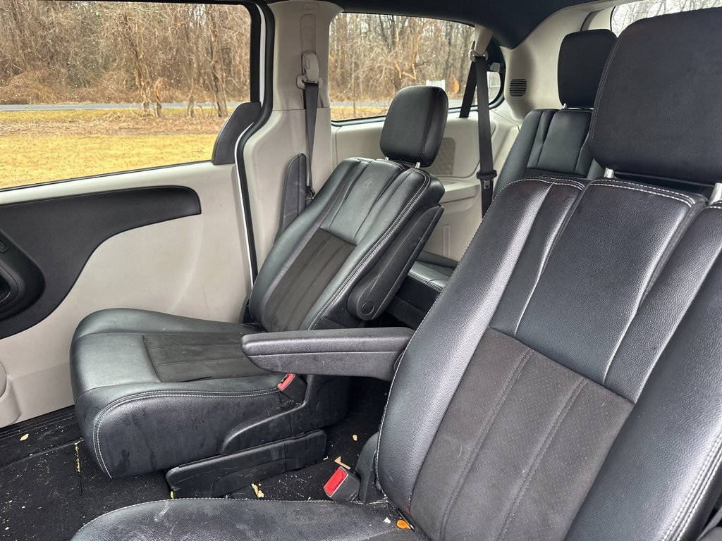 Used 2019 Dodge Grand Caravan SXT image 11