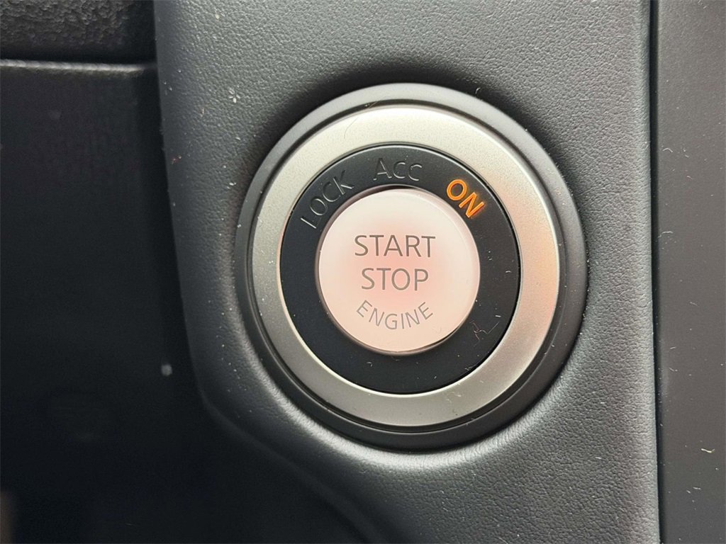 Used 2014 Nissan 370Z Coupe image 6