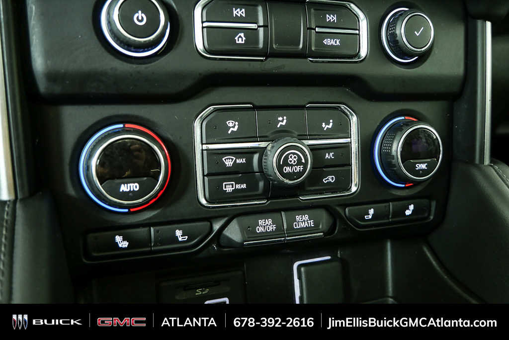 Used 2021 Chevrolet Suburban Z71 w/ Luxury Package image 17