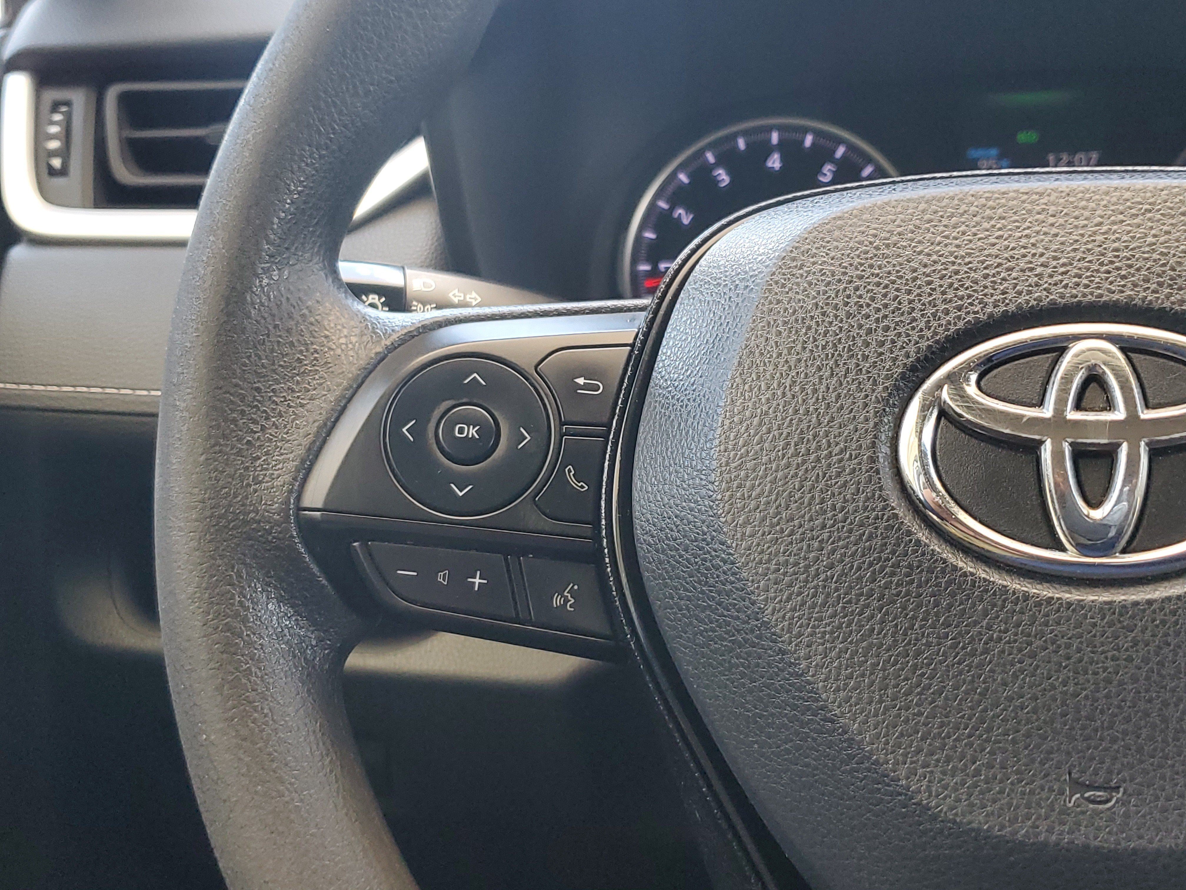Used 2021 Toyota RAV4 LE FWD image 22
