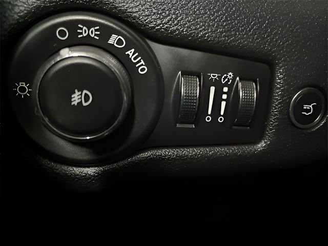 Used 2019 Jeep Cherokee Trailhawk image 36