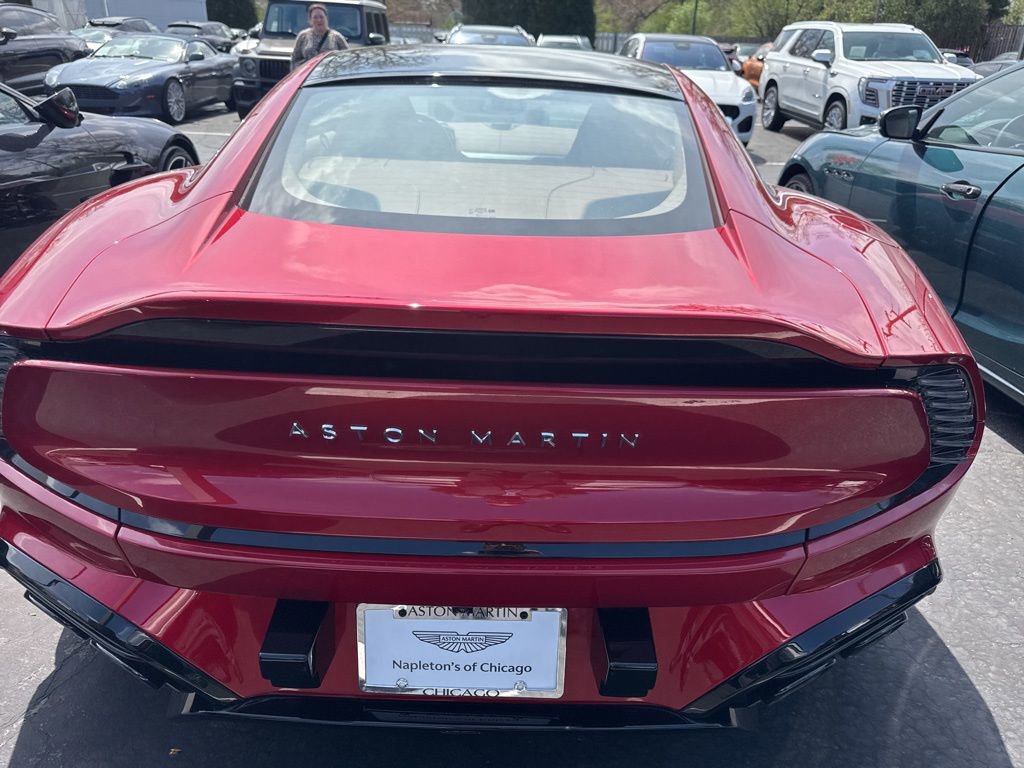 Used 2025 Aston Martin Vanquish image 6