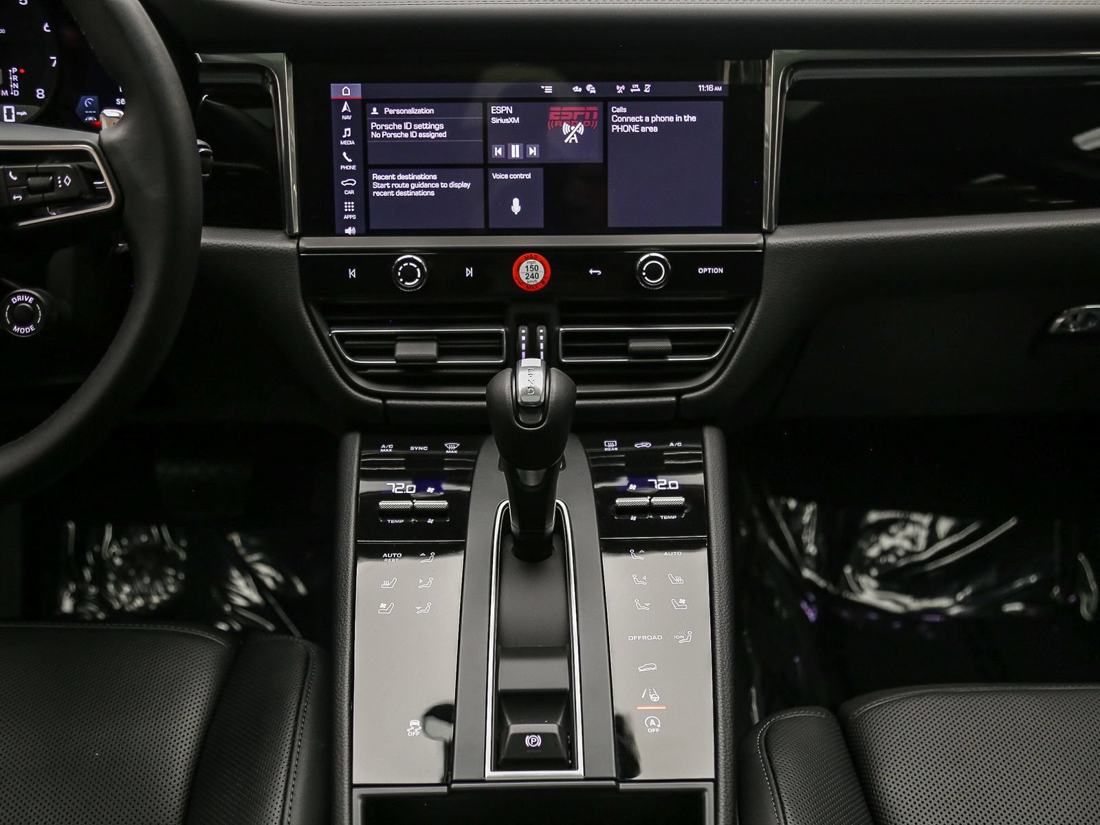 Certified 2026 Porsche Macan AWD/4WD image 17