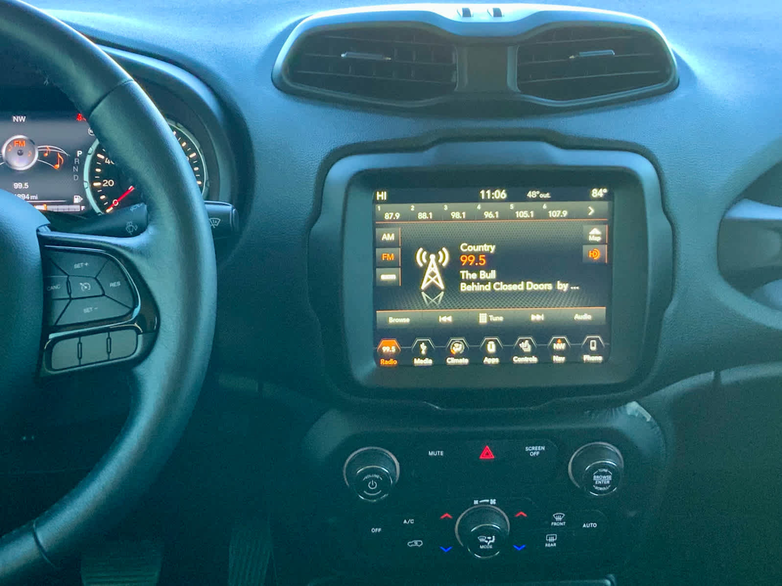 Used 2019 Jeep Renegade Altitude w/ UConnect 8.4 Nav Group image 41