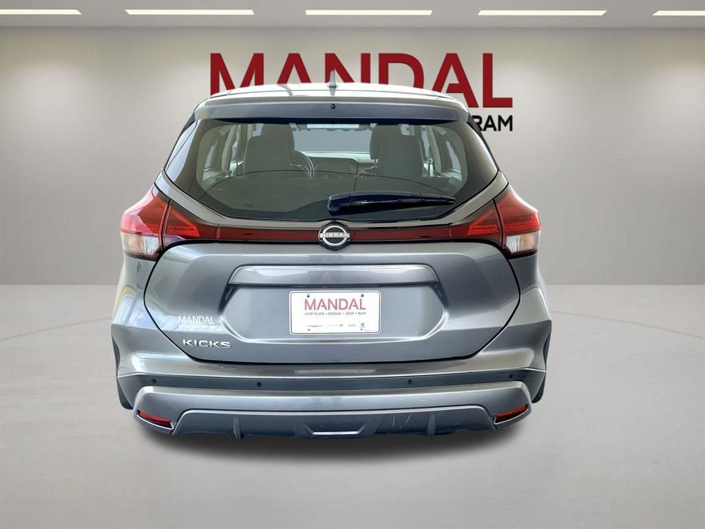 Used 2023 Nissan Kicks S FWD image 7