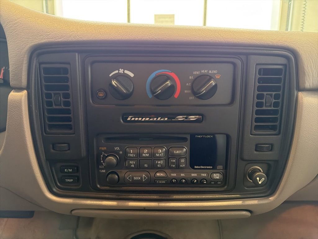 Used 1996 Chevrolet Impala SS RWD image 15