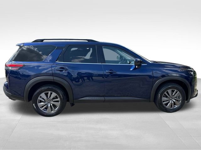 Used 2025 Nissan Pathfinder SV FWD image 11