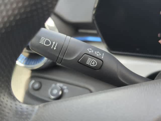Used 2025 Chevrolet Trax LT FWD image 26