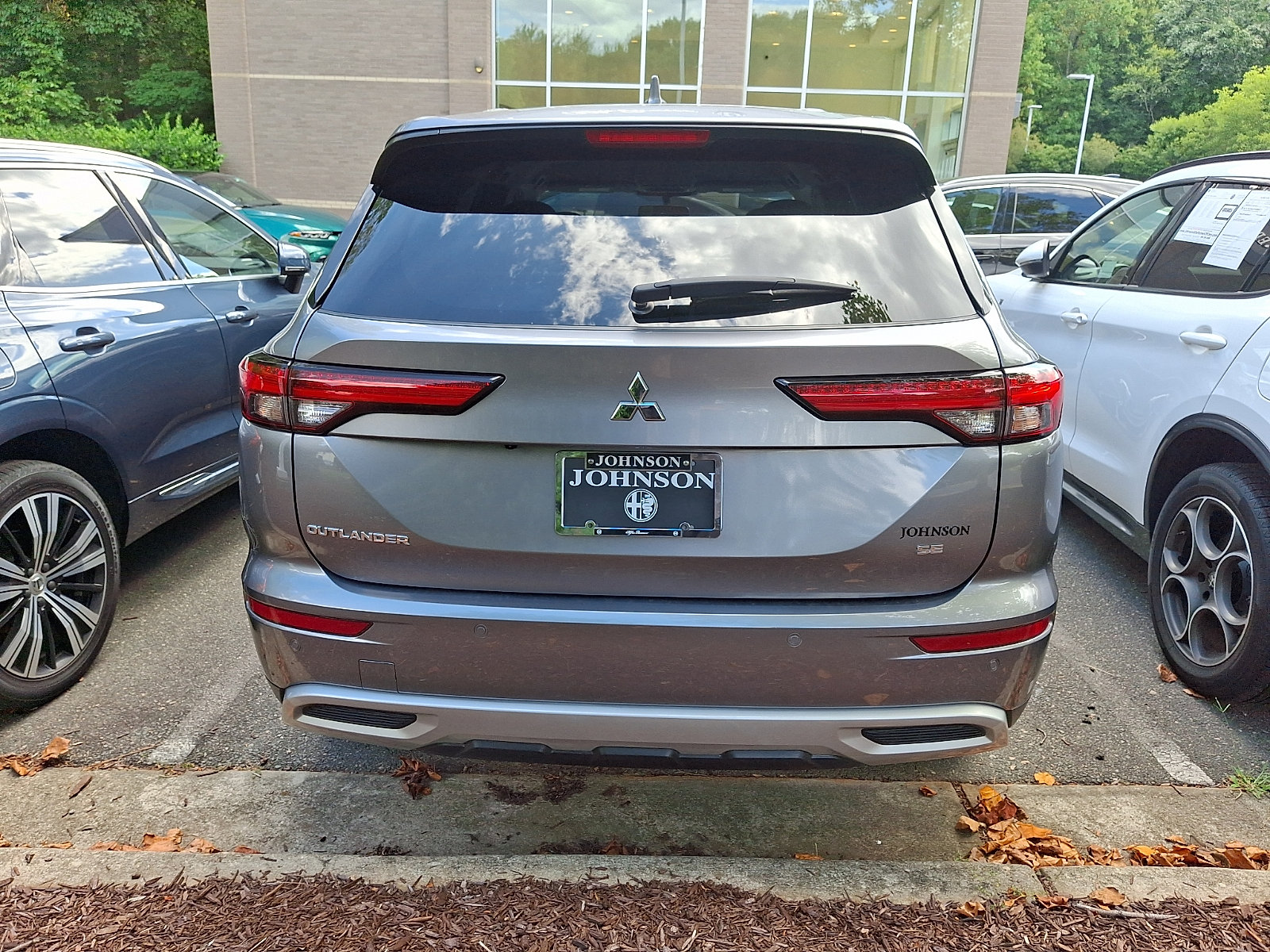 Used 2023 Mitsubishi Outlander SE FWD image 4
