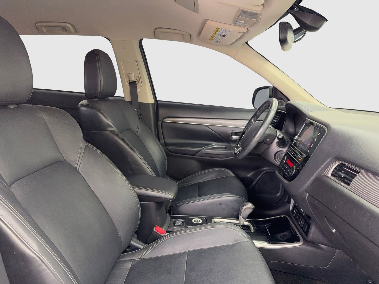 Used 2019 Mitsubishi Outlander SEL image 39