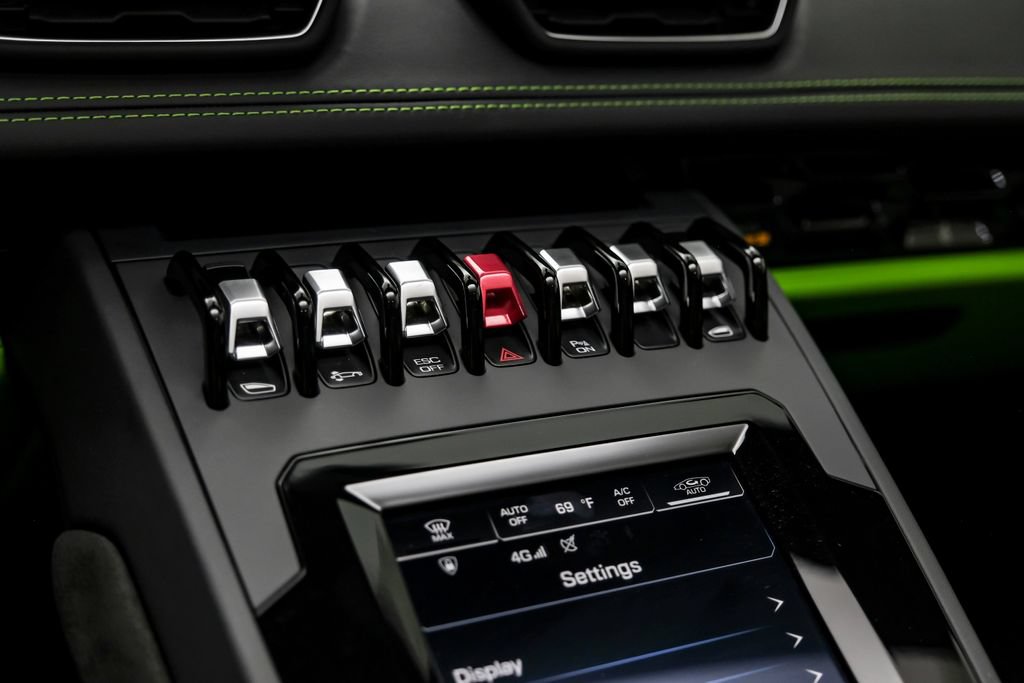 Used 2024 Lamborghini Huracan EVO AWD/4WD image 24