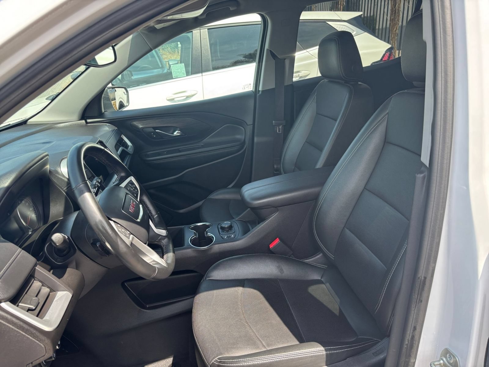 Used 2024 GMC Terrain SLT AWD/4WD image 29