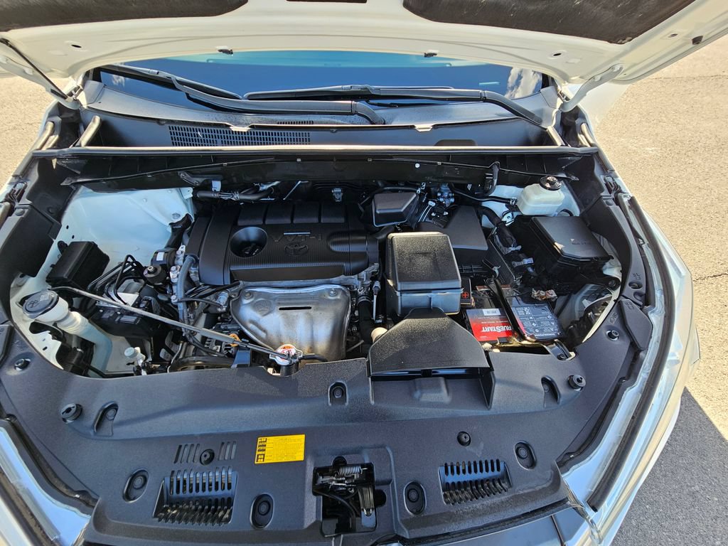 Used 2018 Toyota Highlander LE w/ Carpet Mat Package (TMS) FWD image 24