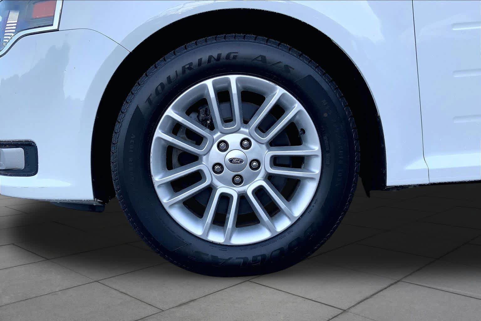 Used 2018 Ford Flex SEL w/ Equipment Group 202A AWD/4WD image 11