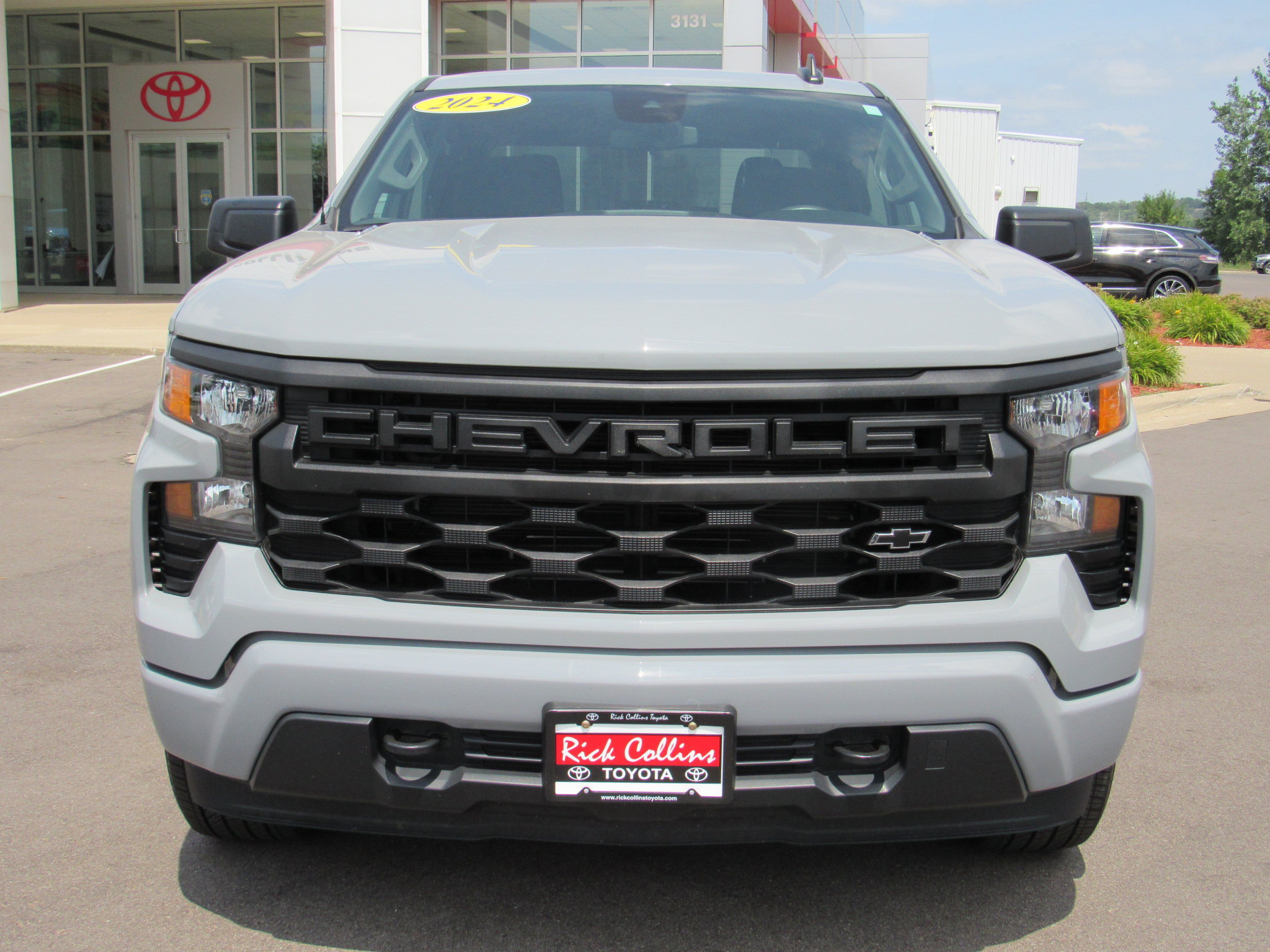 Used 2024 Chevrolet Silverado 1500 Custom w/ LPO, Dark Essentials Package AWD/4WD image 3