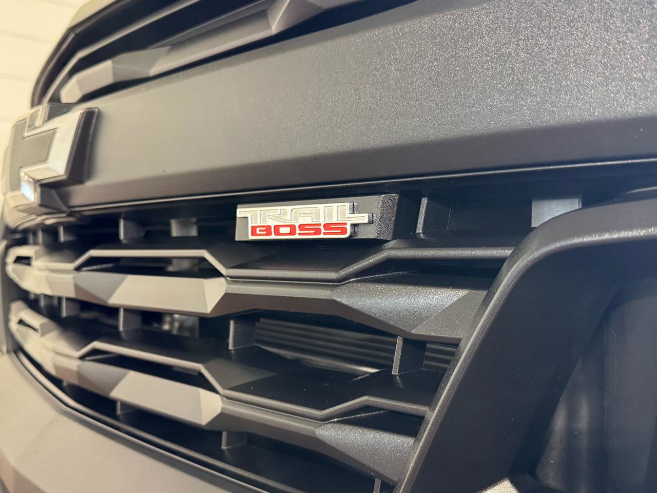 Used 2024 Chevrolet Colorado Trail Boss w/ Advanced Trailering Package image 9
