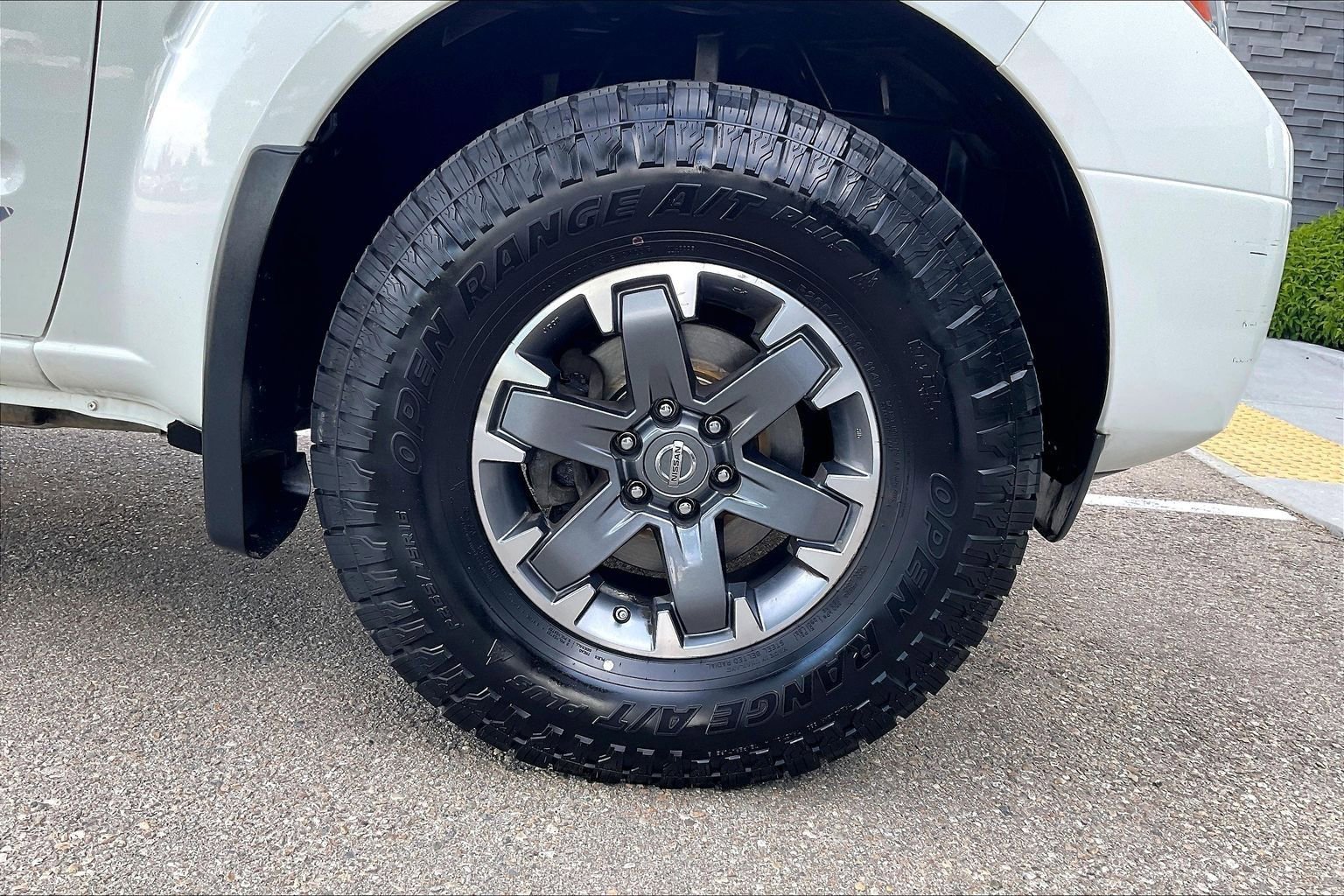 Used 2014 Nissan Frontier PRO-4X w/ Pro-4x Luxury Package image 24