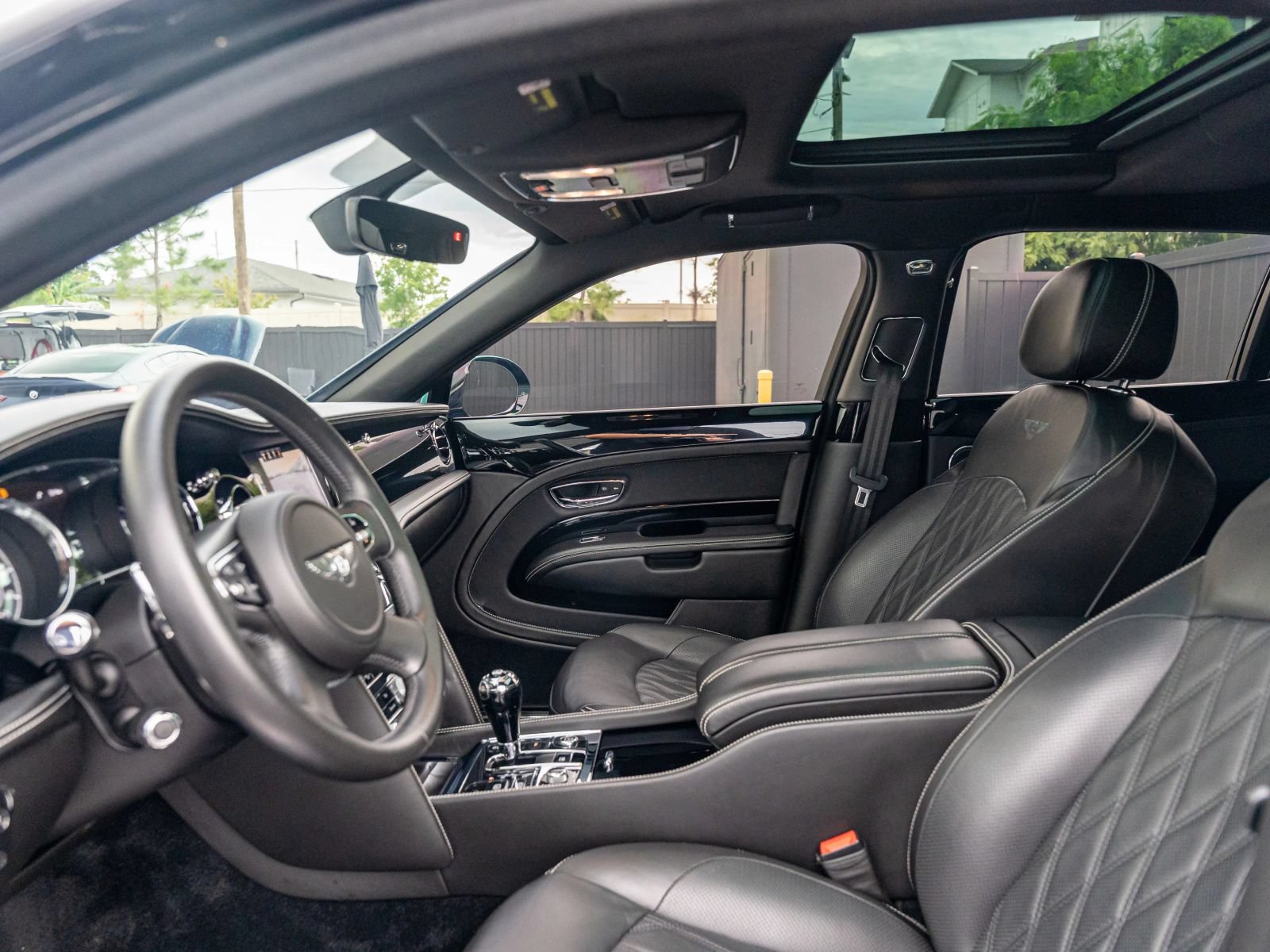 Used 2017 Bentley Mulsanne RWD image 37