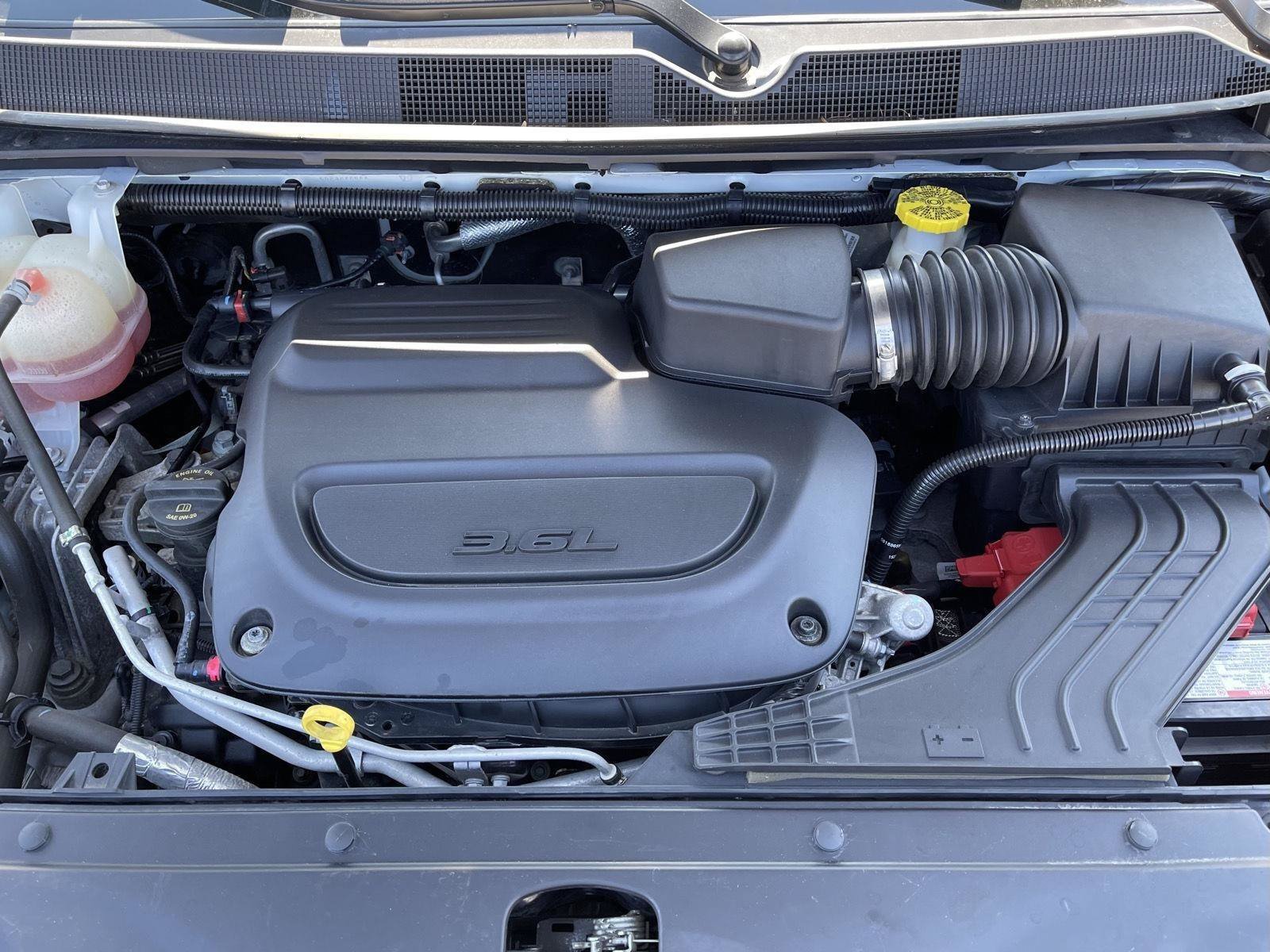 Used 2022 Chrysler Pacifica Touring-L FWD image 27