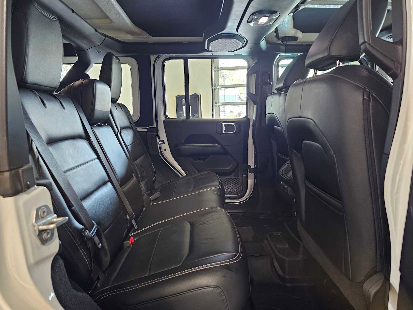 Used 2018 Jeep Wrangler Unlimited Sahara w/ Cold Weather Group image 12