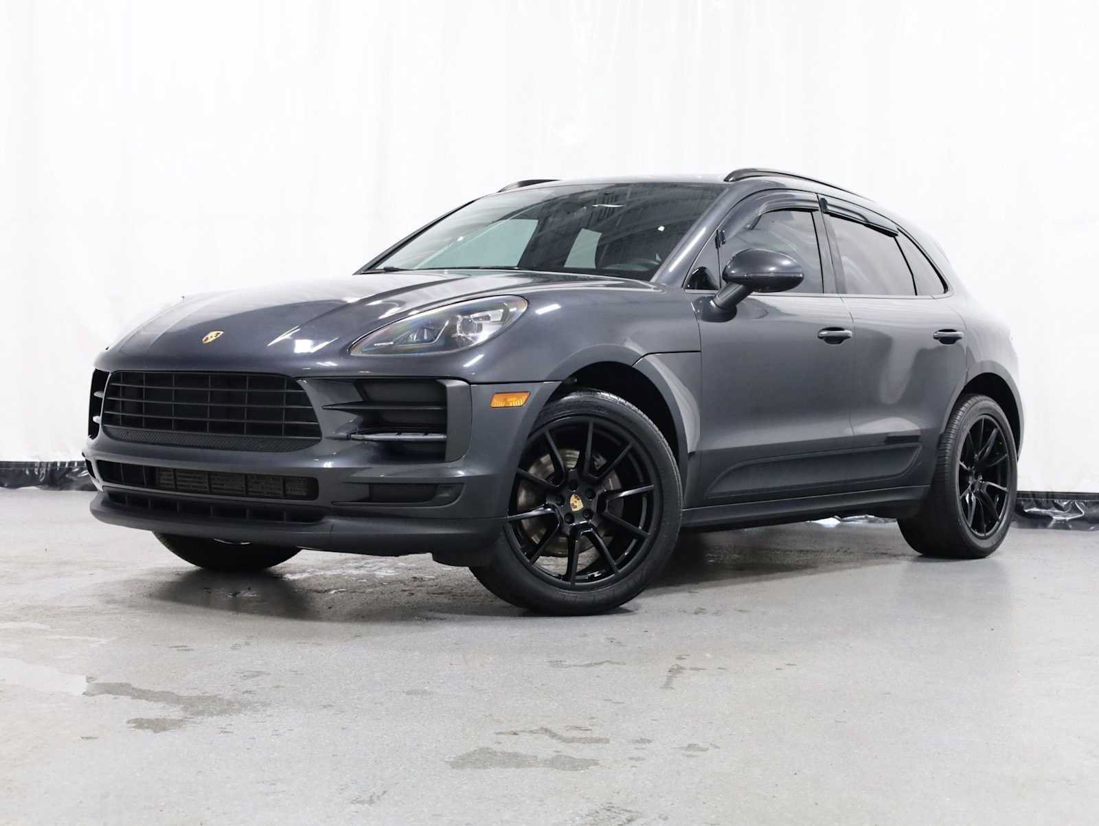 Used 2020 Porsche Macan AWD/4WD image 1