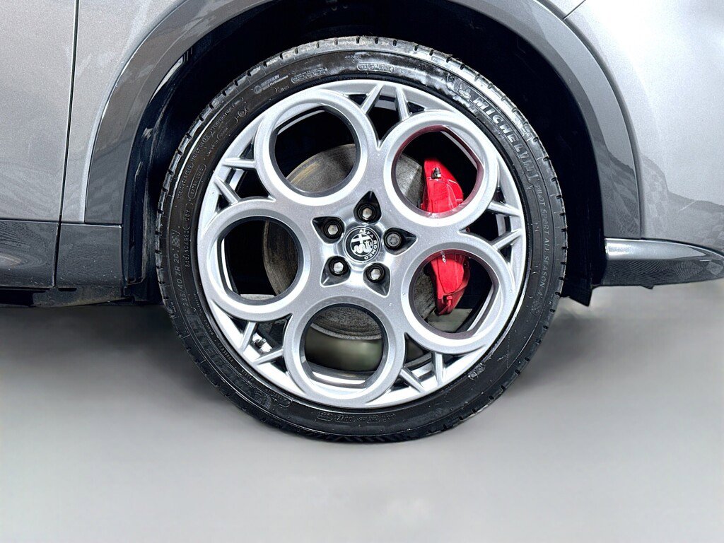 Used 2024 Alfa Romeo Tonale Veloce image 48