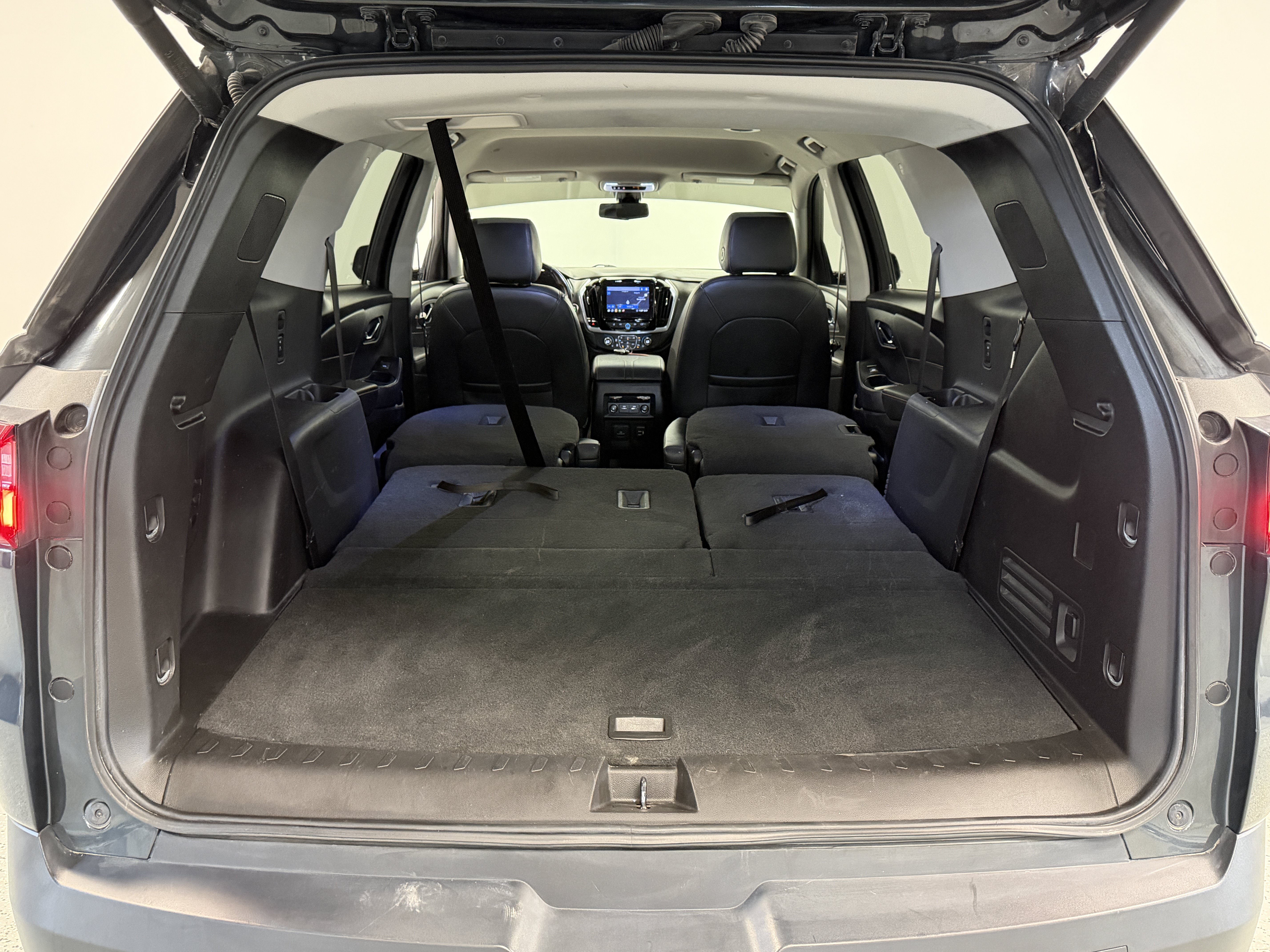 Used 2020 Chevrolet Traverse RS FWD image 29