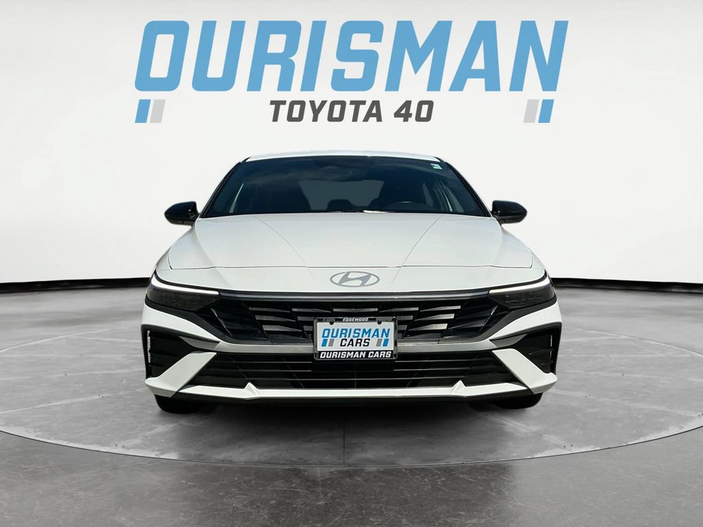Used 2025 Hyundai Elantra Sport FWD image 2