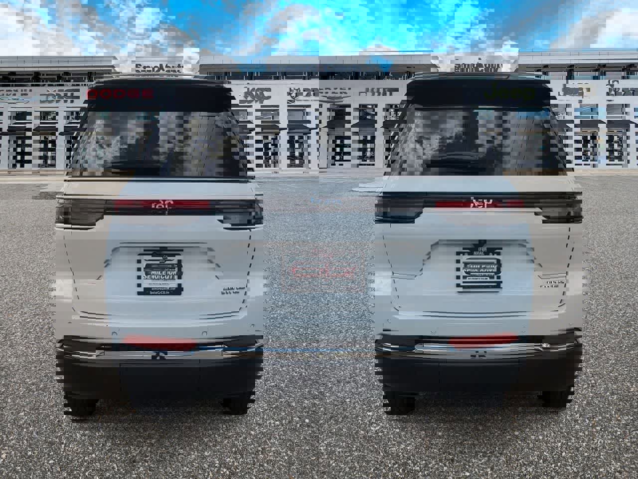 Used 2023 Jeep Grand Cherokee Limited RWD image 7