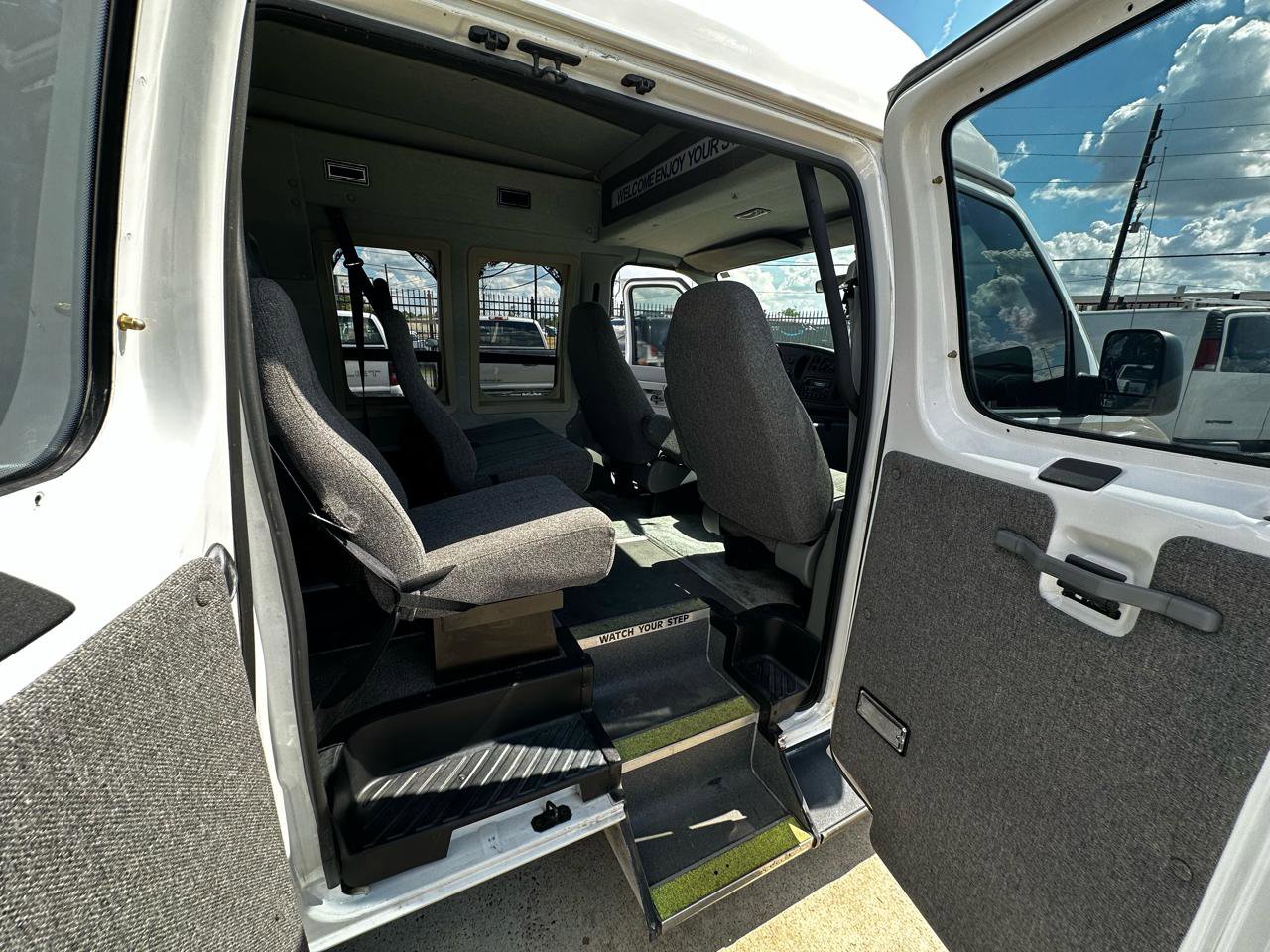 Used 2004 Ford E-250 and Econoline 250 Extended RWD image 60