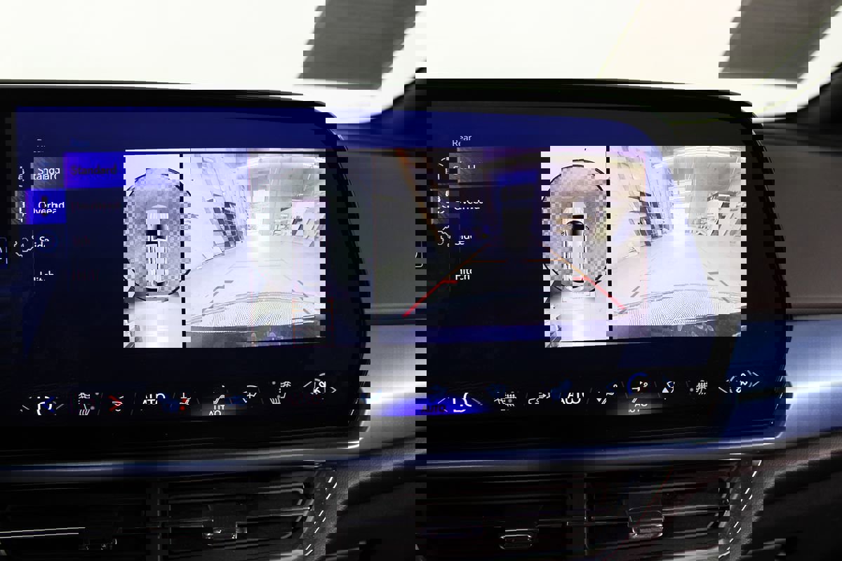 Used 2024 Chevrolet Equinox EV LT image 24