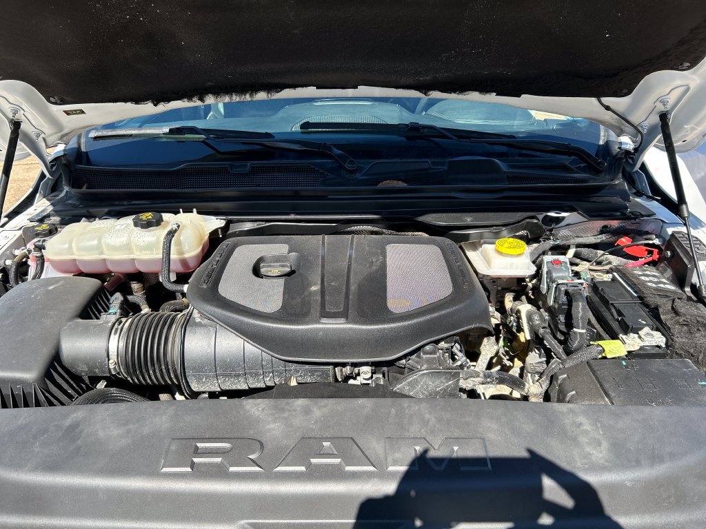 Used 2025 RAM 1500 Laramie AWD/4WD image 22