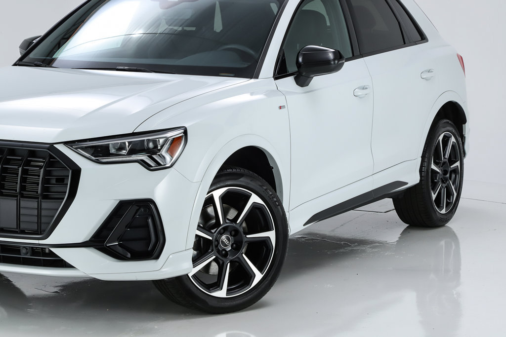 Used 2025 Audi Q3 2.0T Premium Plus w/ Premium Plus Package AWD/4WD image 4