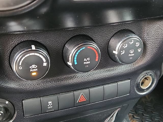 Used 2014 Jeep Wrangler Unlimited Sport w/ Quick Order Package 23S AWD/4WD image 16