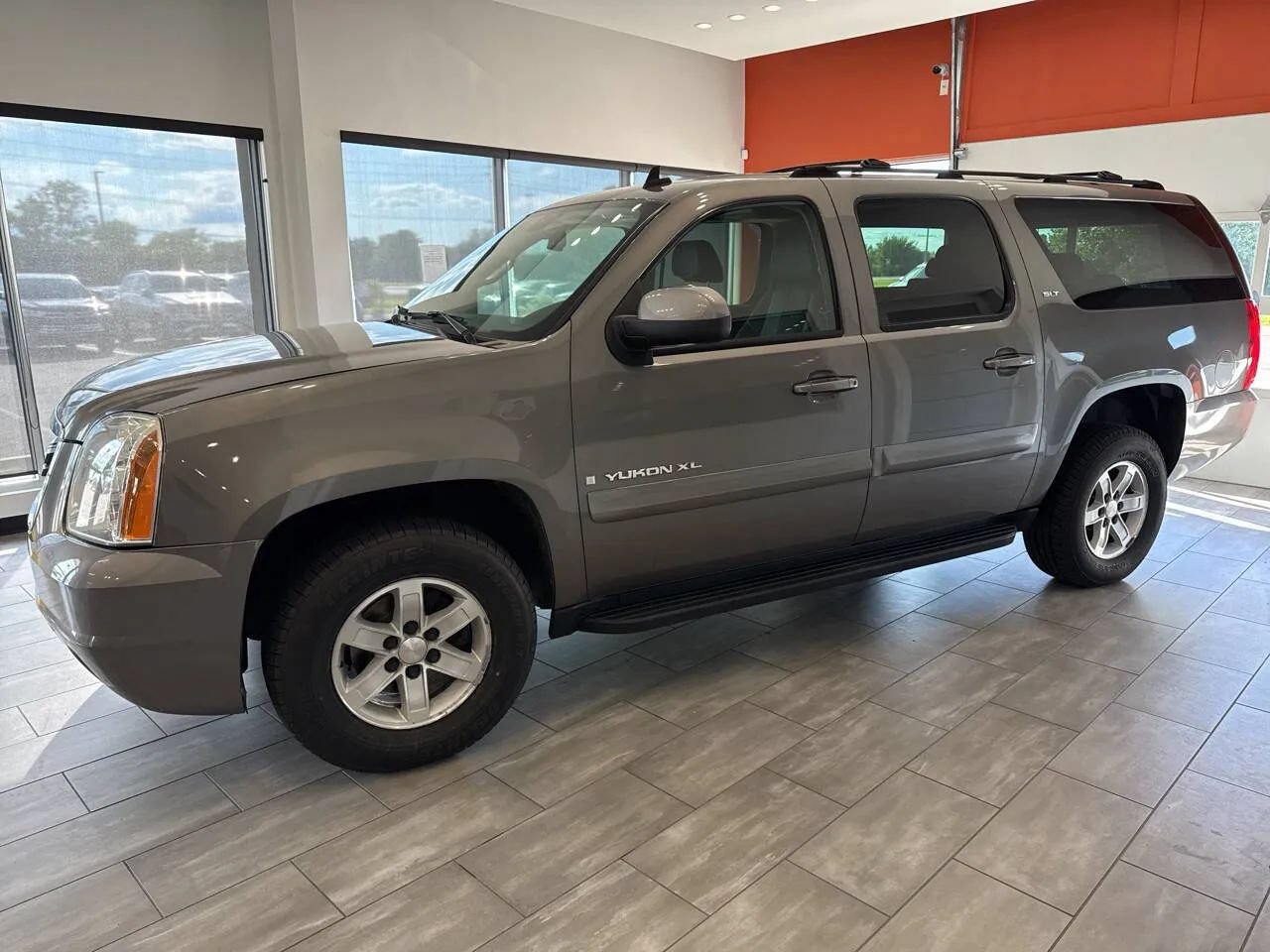 Used 2007 GMC Yukon XL SLT w/ SLT Preferred Equipment Group AWD/4WD image 4