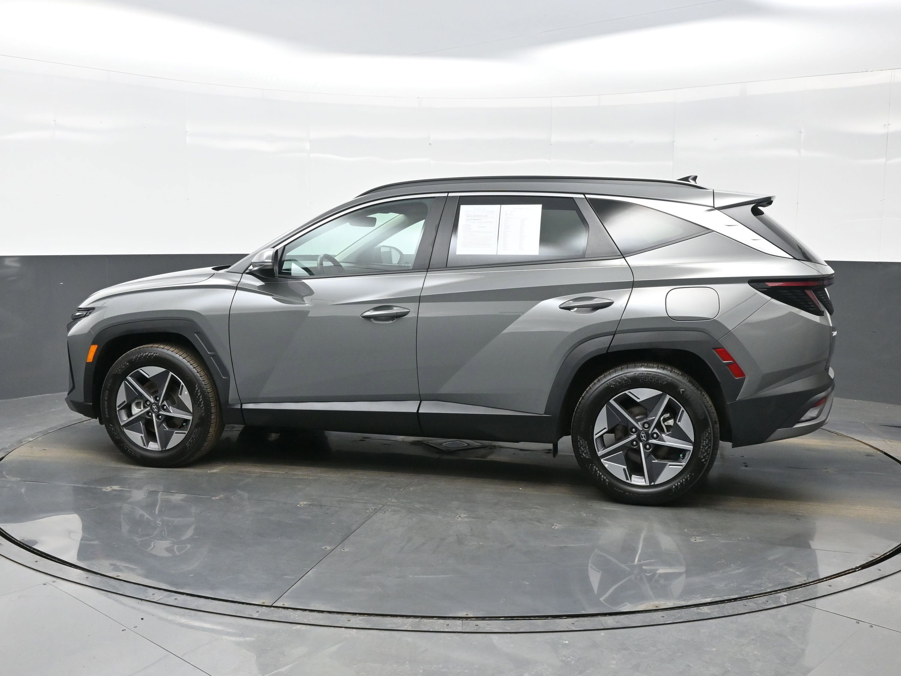 Certified 2025 Hyundai Tucson SEL image 3