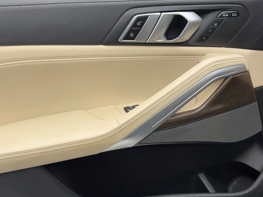 Used 2021 BMW X6 xDrive40i w/ M Sport Package image 41