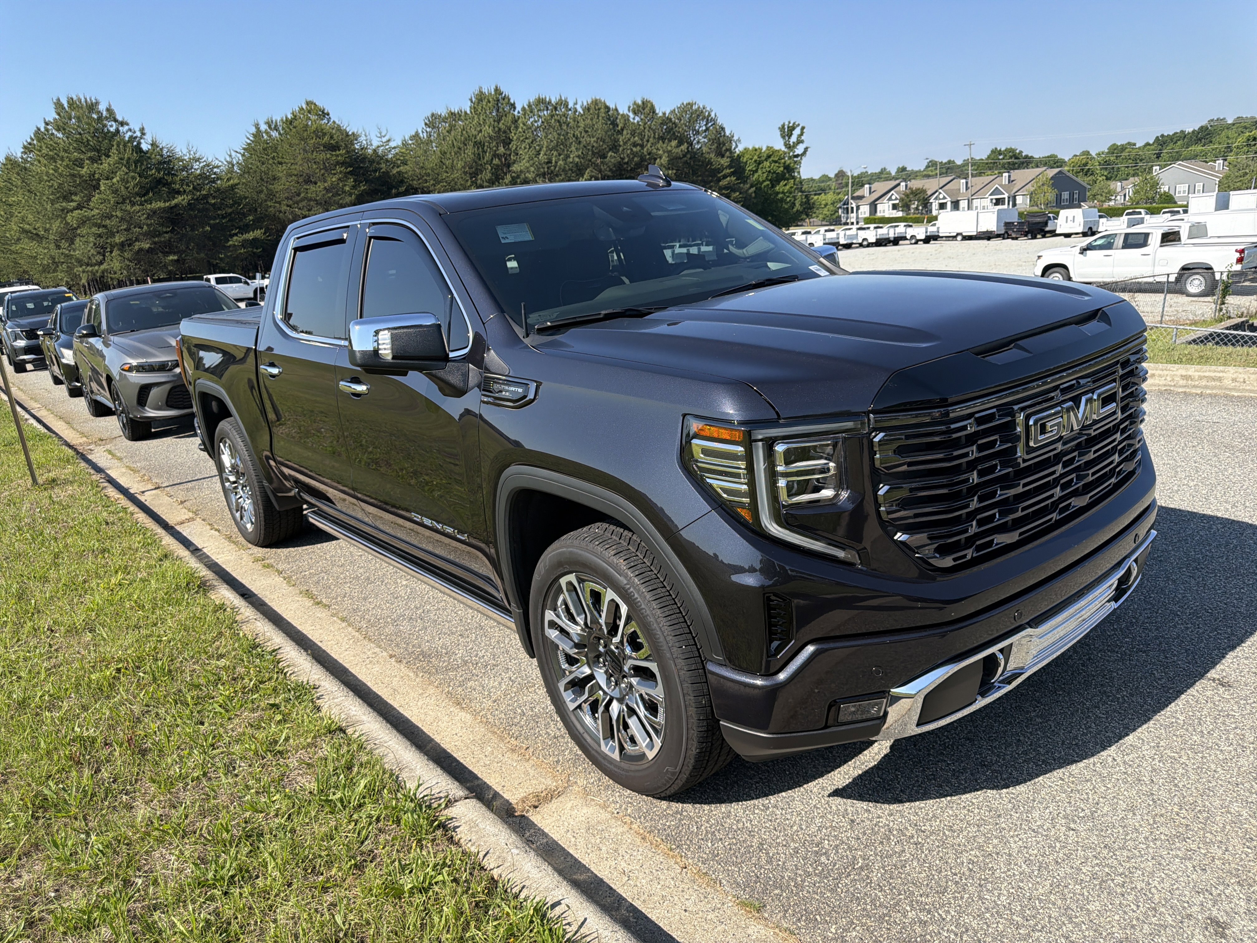 Certified 2025 GMC Sierra 1500 Denali Ultimate AWD/4WD image 2