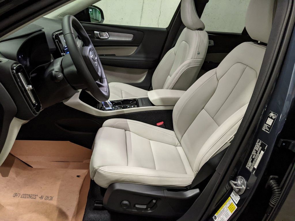 New 2026 Volvo XC40 B5 Ultra w/ Protection Package Premier image 11