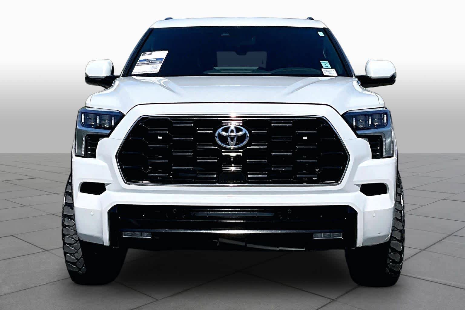 Used 2023 Toyota Sequoia Platinum AWD/4WD image 3