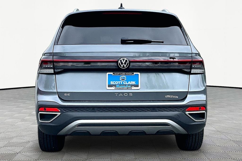 Used 2025 Volkswagen Taos SE FWD image 6