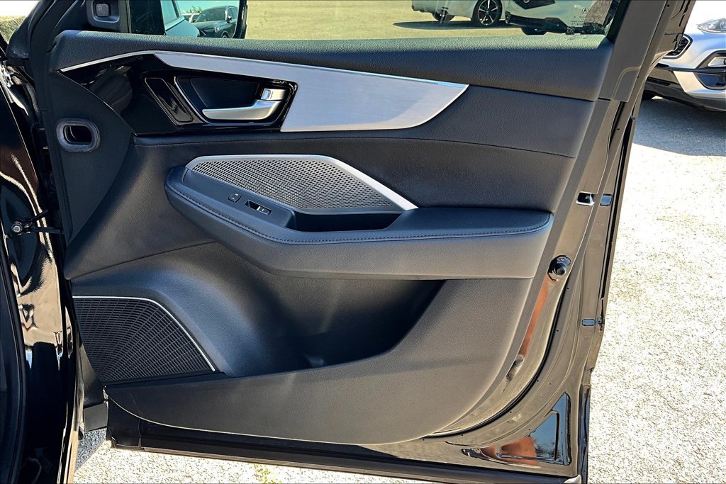 Used 2024 Acura MDX FWD image 23