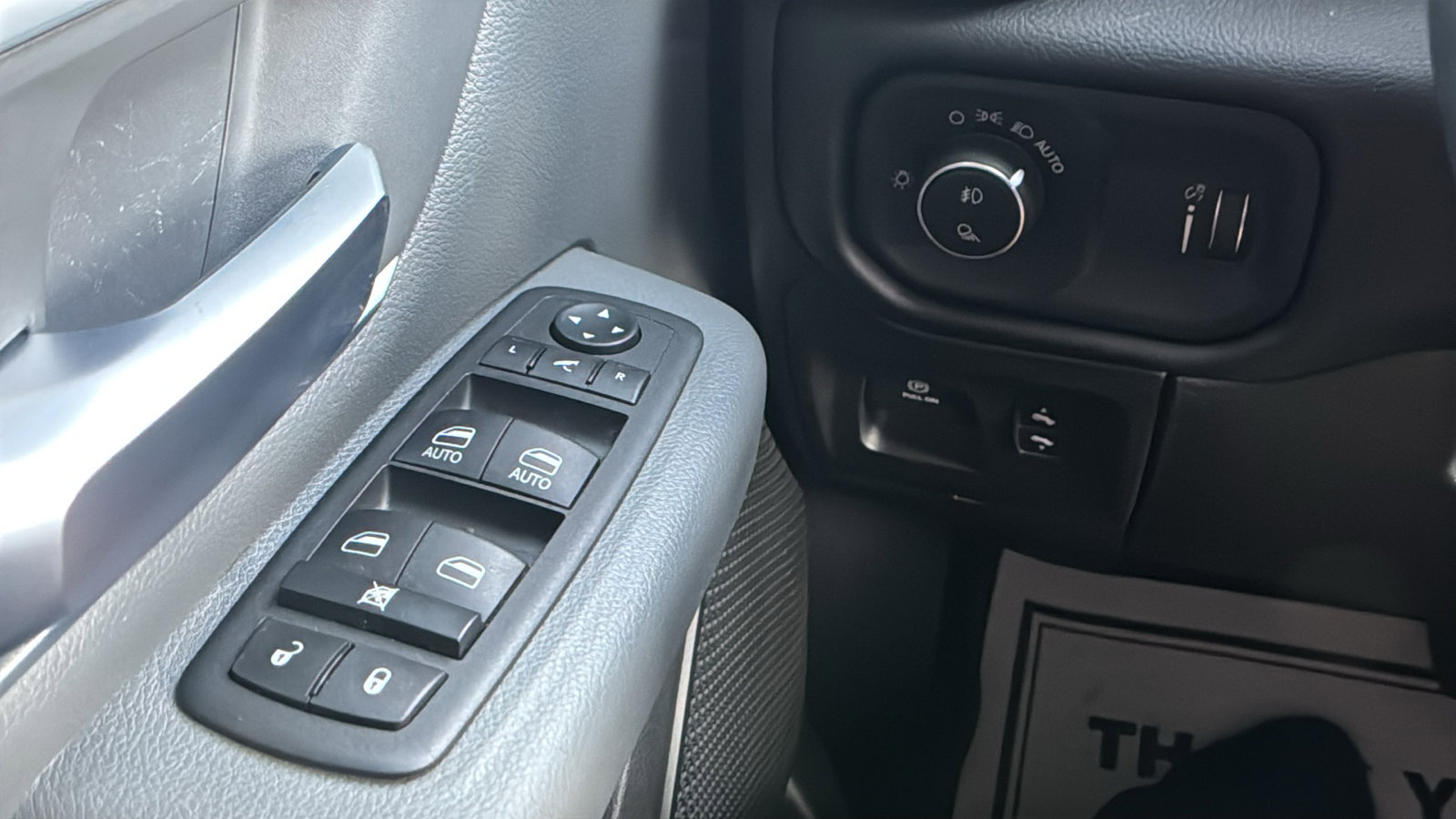 Used 2022 RAM 1500 Big Horn AWD/4WD image 36