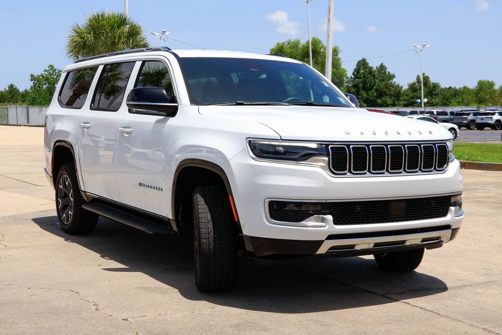 Used 2023 Jeep Wagoneer L Series III w/ Preferred Equipment Group AWD/4WD image 26