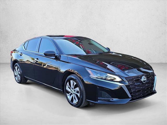 Used 2025 Nissan Altima 2.5 S image 3